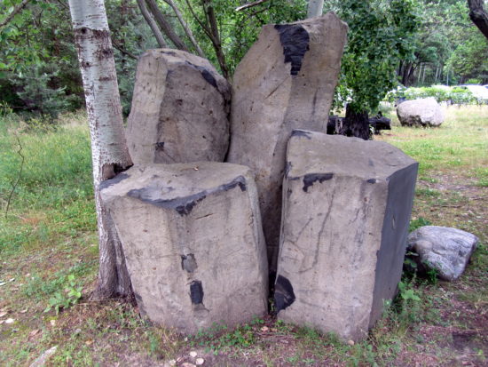 Słupy bazaltowe z Janowej Doliny (dziś miejscowość Bazaltowe na Ukrainie).